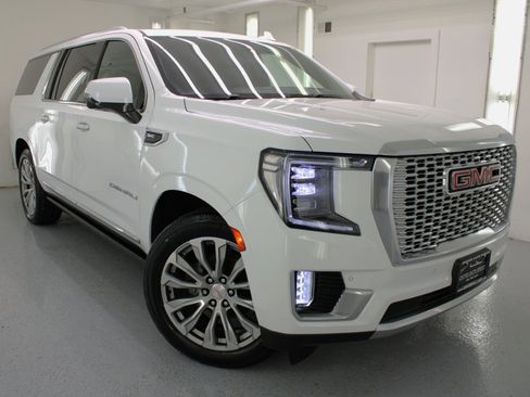 Used 2021 GMC Yukon XL Denali w/ Denali Ultimate Package image 30