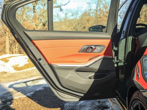 Used 2023 BMW M3 Competition w/ M Carbon Exterior Package image 32