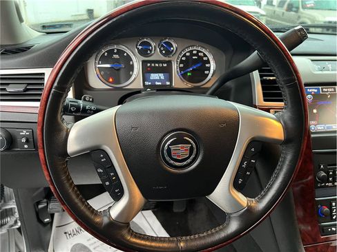 Used 2013 Cadillac Escalade ESV Premium image 16