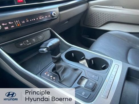 Used 2025 Kia Carnival FWD image 24
