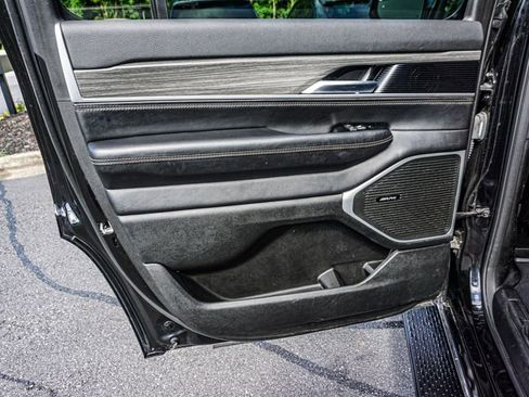 Used 2023 Jeep Wagoneer Series II image 50