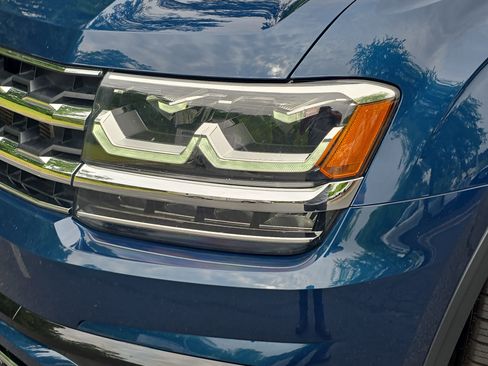 Used 2018 Volkswagen Atlas SEL w/ R-Line Package FWD image 30