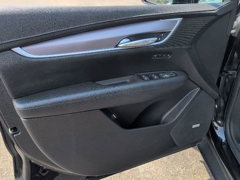 Used 2018 Cadillac XT5 Luxury w/ Driver Awareness Package AWD/4WD image 19