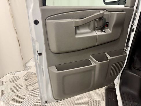 Used 2019 Chevrolet Express 3500 LT w/ LT Preferred Equipment Group image 30