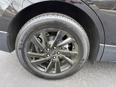 Used 2024 Chevrolet Equinox LS w/ LS Convenience Package image 17