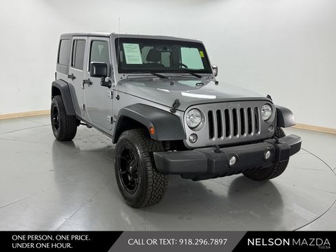 Used 2017 Jeep Wrangler Unlimited Sport w/ Quick Order Package 24S AWD/4WD image 4
