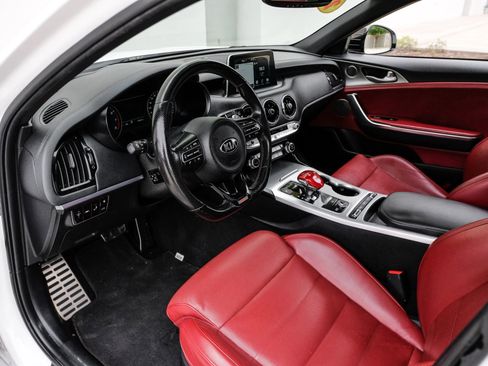 Used 2020 Kia Stinger GT2 RWD image 3