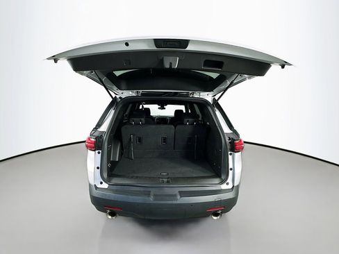 Used 2022 Chevrolet Traverse LT w/ LPO, Cargo Package FWD image 28