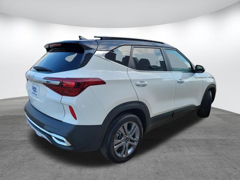 Used 2023 Kia Seltos S FWD image 5