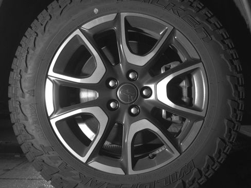 Used 2025 Jeep Compass Trailhawk AWD/4WD image 13