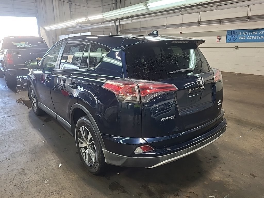 Used 2018 Toyota RAV4 XLE w/ All Weather Liner Package AWD/4WD image 3