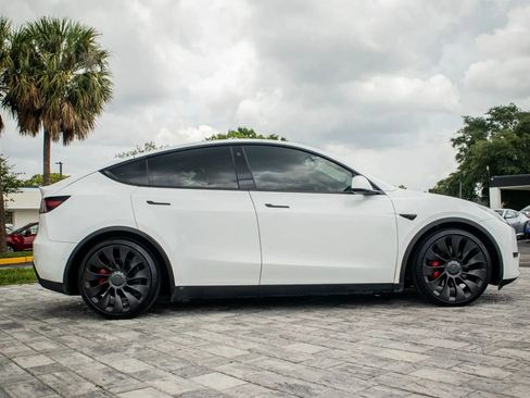 Used 2022 Tesla Model Y Performance AWD/4WD image 10