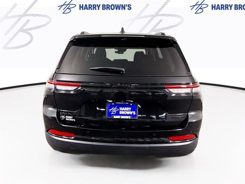 Used 2023 Jeep Grand Cherokee Limited w/ Luxury Tech Group II AWD/4WD image 32