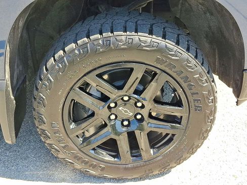 Used 2022 Chevrolet Silverado 1500 LT Trail Boss w/ LT Trail Boss Premium Package AWD/4WD image 8