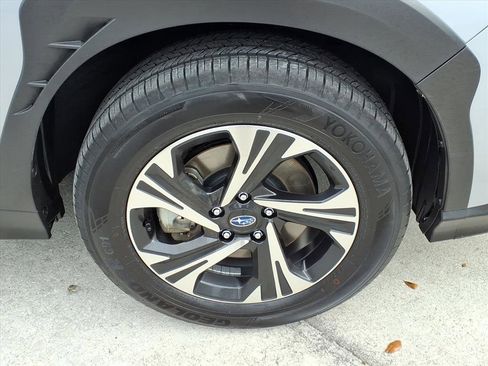 Used 2024 Subaru Crosstrek 2.0i Premium image 11