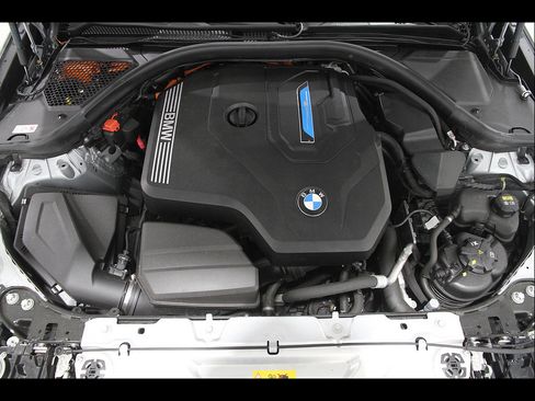 Used 2021 BMW 330e xDrive w/ Premium Package AWD/4WD image 24
