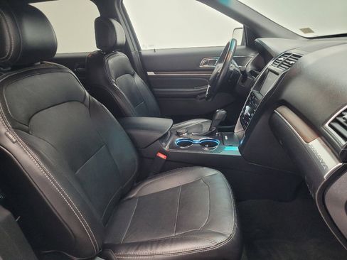 Used 2016 Ford Explorer Limited image 21