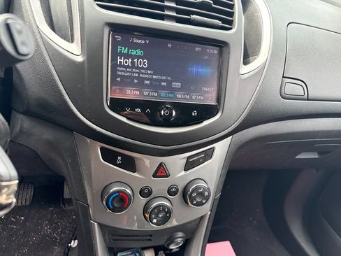 Used 2015 Chevrolet Trax LT FWD image 2
