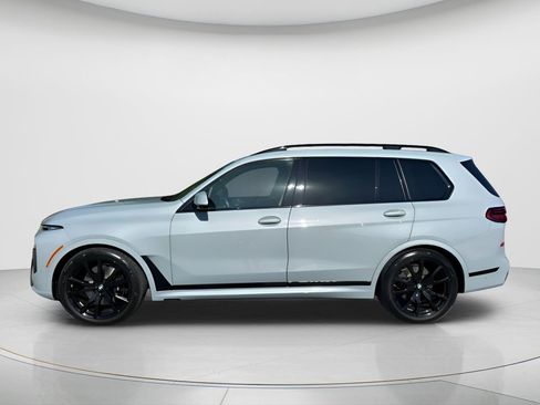 Certified 2025 BMW X7 xDrive40i w/ M Sport Package AWD/4WD image 8