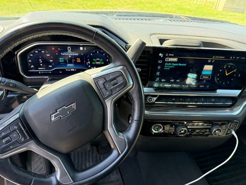 Used 2023 Chevrolet Silverado 1500 RST image 9