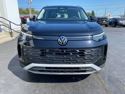 New 2025 Volkswagen Tiguan SE image 7