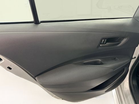 Used 2025 Toyota Corolla LE image 27