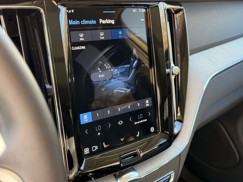 Certified 2025 Volvo XC60 B5 Plus image 24