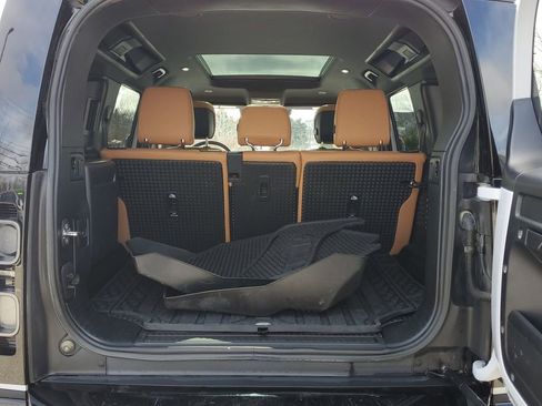 Used 2023 Land Rover Defender 110 V8 image 37