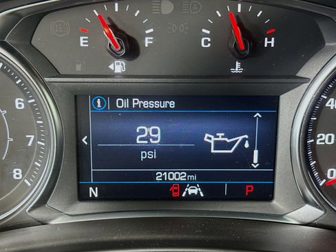Used 2024 GMC Terrain SLE FWD image 16