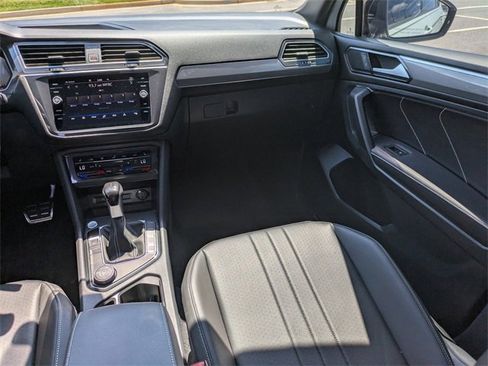 Used 2024 Volkswagen Tiguan SE R-Line image 18