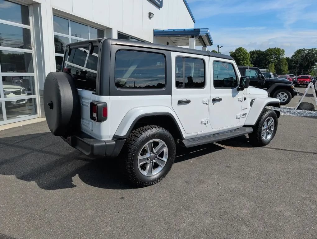 Used 2018 Jeep Wrangler Unlimited Sahara AWD/4WD image 14