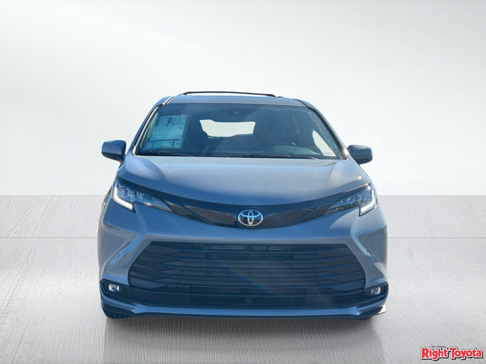 New 2026 Toyota Sienna XLE Woodland Edition AWD/4WD image 9