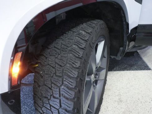 Used 2023 Land Rover Defender 110 V8 image 9