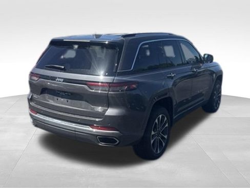 Used 2022 Jeep Grand Cherokee Overland AWD/4WD image 2
