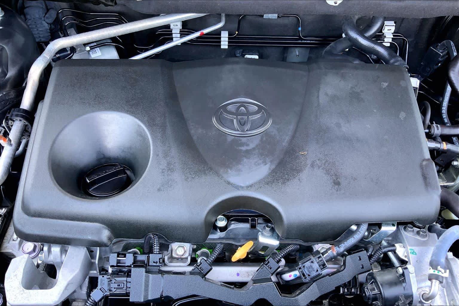 Used 2023 Toyota RAV4 LE FWD image 32