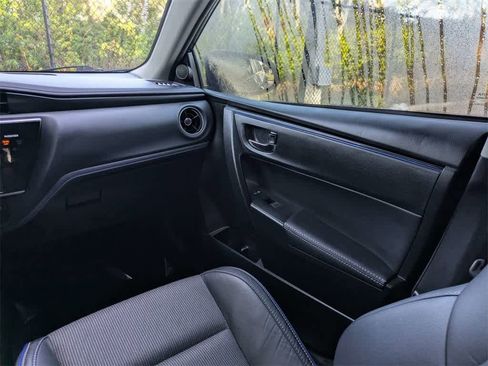 Used 2017 Toyota Corolla SE image 17