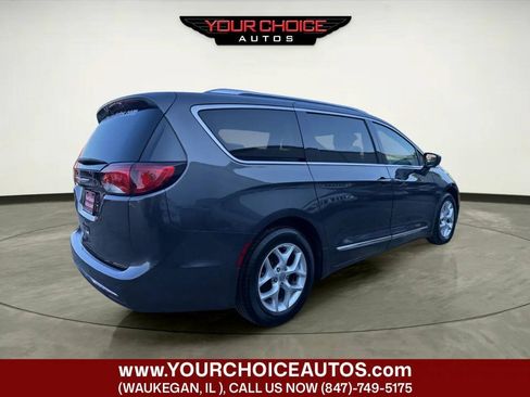 Used 2018 Chrysler Pacifica Touring-L Plus w/ Tire & Wheel Group FWD image 5
