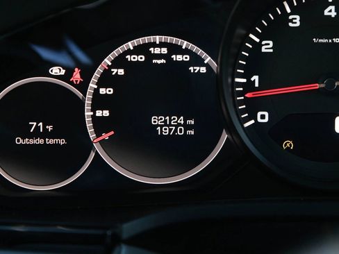 Used 2019 Porsche Cayenne image 37