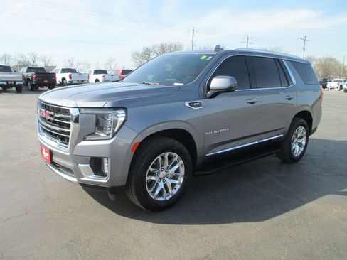 Used 2022 GMC Yukon SLT w/ SLT Premium Package image 10
