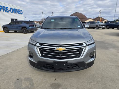Used 2023 Chevrolet Traverse LT image 8