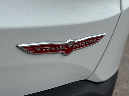 Used 2021 Jeep Renegade Trailhawk image 11