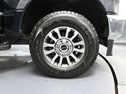 Used 2021 Ford F250 Lariat w/ Lariat Ultimate Package AWD/4WD image 18