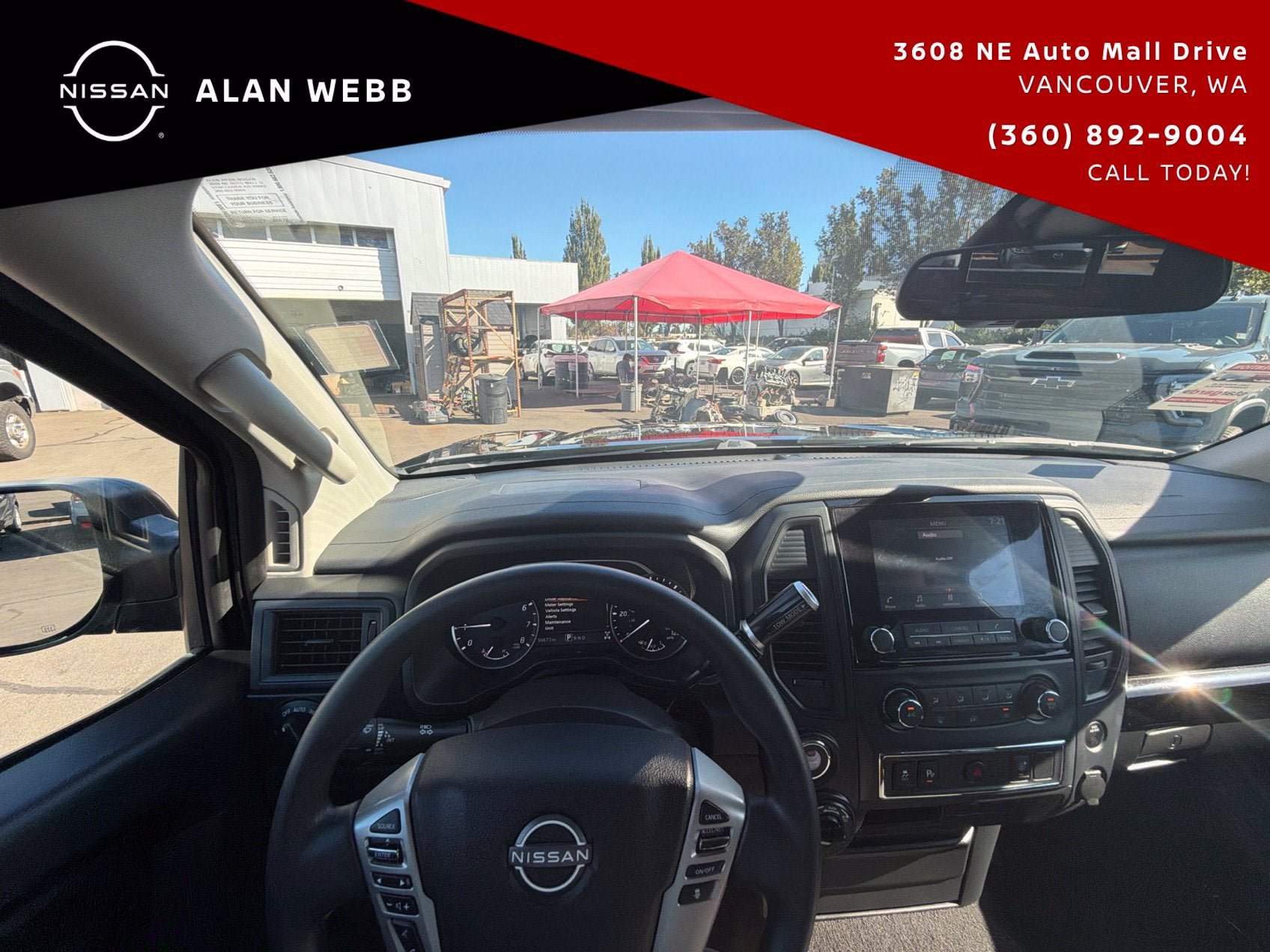 Used 2023 Nissan Titan SV AWD/4WD image 15