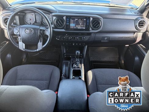 Used 2018 Toyota Tacoma TRD Off-Road w/ Technology Package image 16