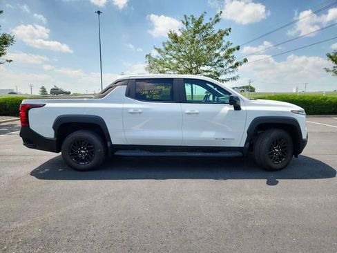 New 2024 Chevrolet Silverado EV W/T AWD/4WD image 9