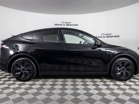 Used 2025 Tesla Model Y Long Range image 4