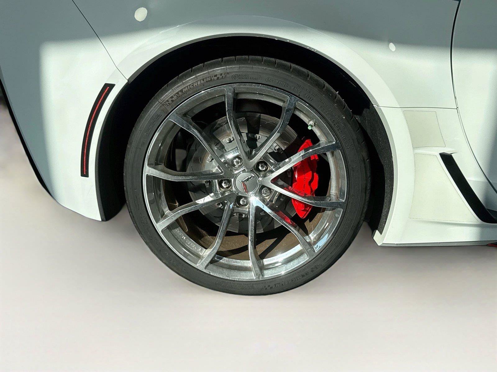 Used 2019 Chevrolet Corvette Grand Sport w/ Carbon Flash Badge Package RWD image 30