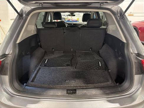 Used 2023 Volkswagen Tiguan SE image 12