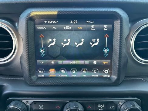 Used 2020 Jeep Gladiator Overland image 23