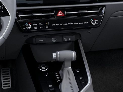 New 2025 Kia Niro EX Touring image 23
